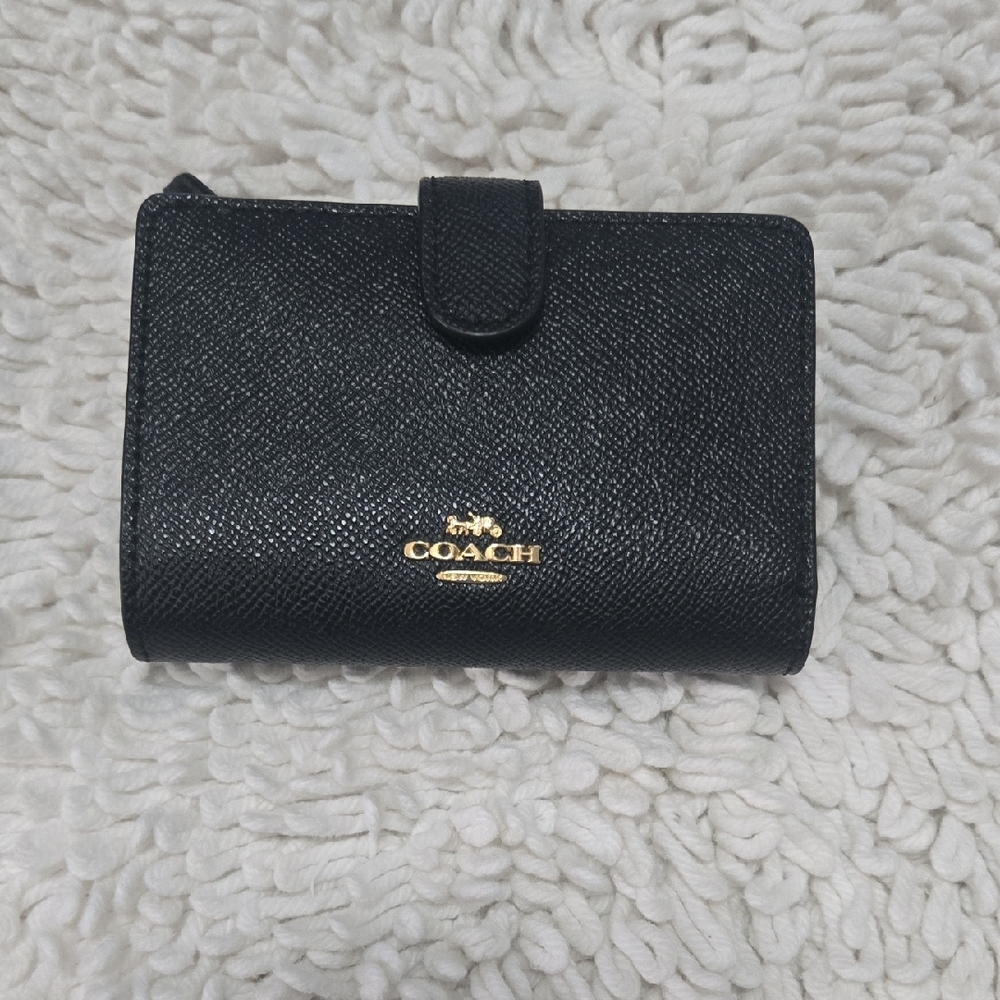Coach Black Leather Wallet Minimalist Design